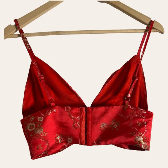 I.AM.GIA. Red Floral Jacquard Satin V-Neck Cropped Top Size Small - Picture 6 of 10